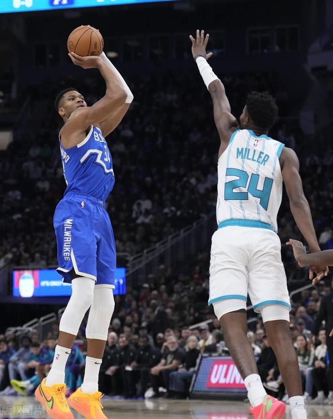 战术调整引爆全场！，字母哥意外战胜DWG气势如虹延续