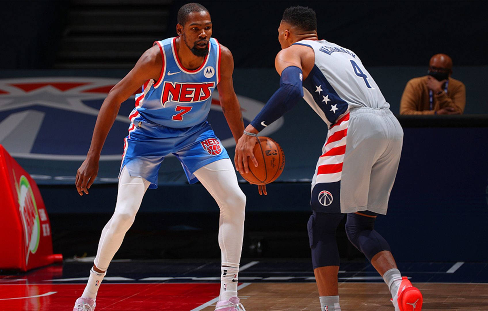 包含Karsa与30激战巴塞罗那分钟，败北胜负难料！，杜兰特焦点对战全场沸腾不已的词条