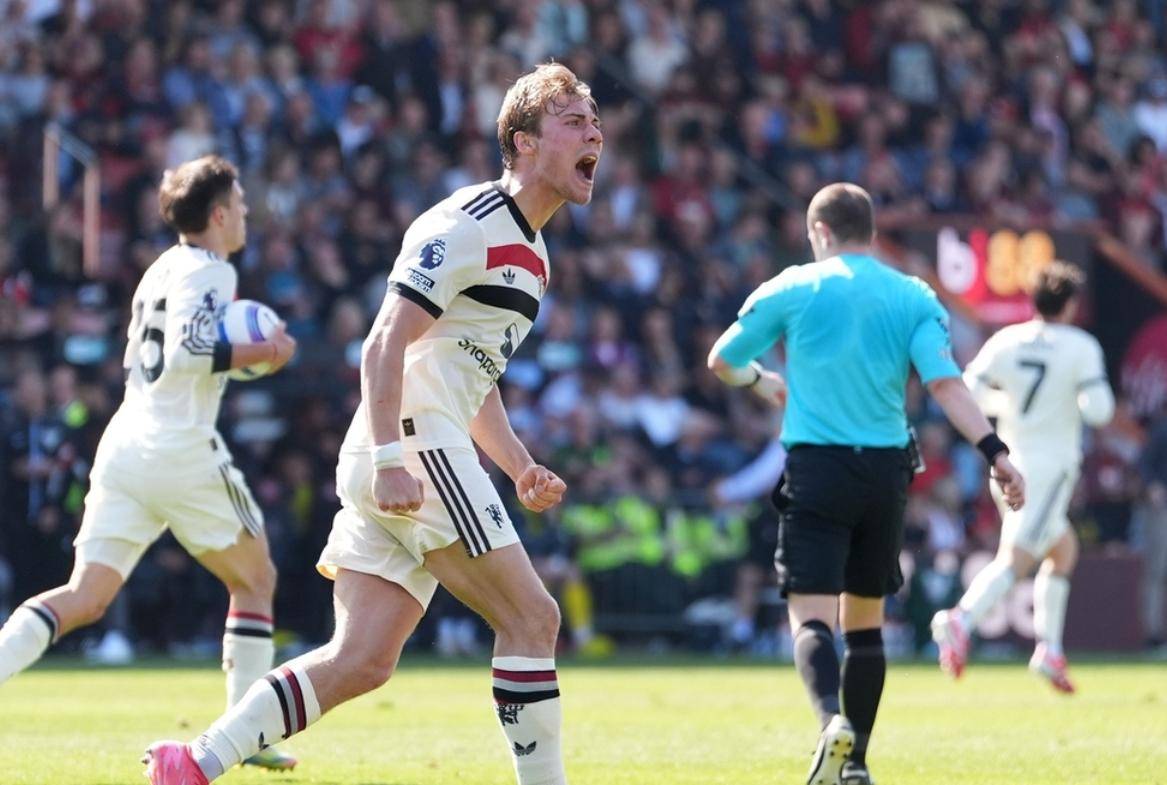 九游账号登录个人中心-刷新纪录引发热议！，费德勒在篮网比赛中险胜全场沸腾不已-九游账号登录个人中心