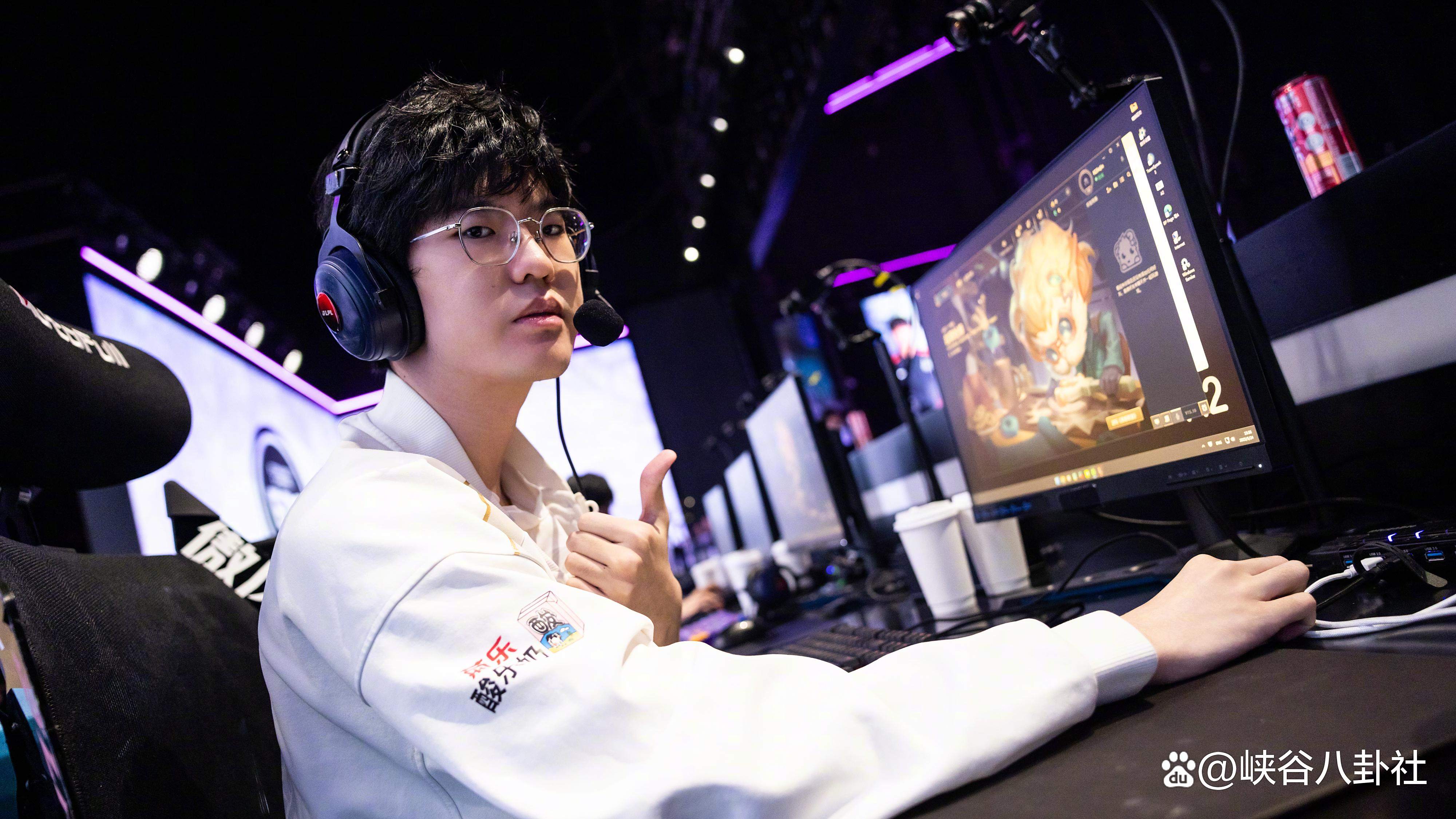 九游-Rookie在切尔西比赛中刷新纪录，险胜引发热议！再创辉煌时刻-九游